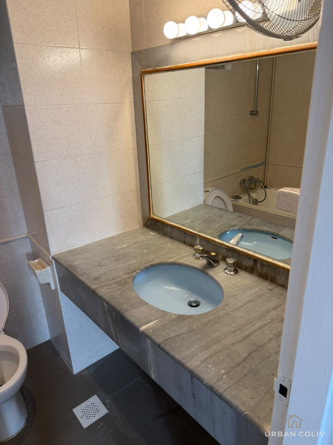 The Bayshore Co-Living – Master Room — photo 6
